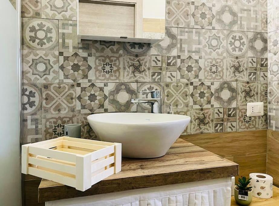Porta Palazzo 15 Min - Suite Con Netflix & Wi-Fi Turyn Zewnętrze zdjęcie